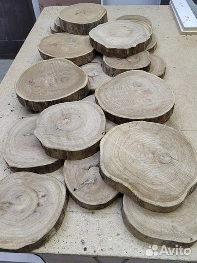 Торцевые спилы дерева ровные