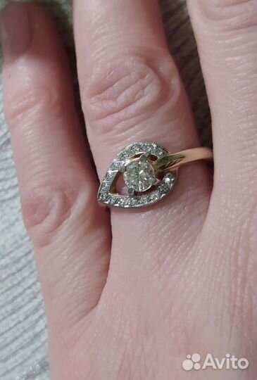 Кольцо с бриллиантом 0.35ct