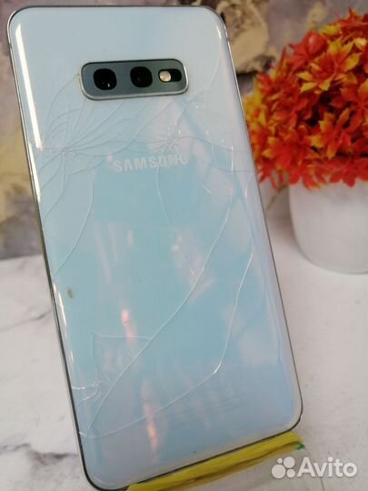 Samsung Galaxy S10e, 6/128 ГБ