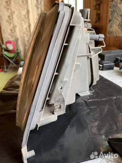 Фара правая Hella w124