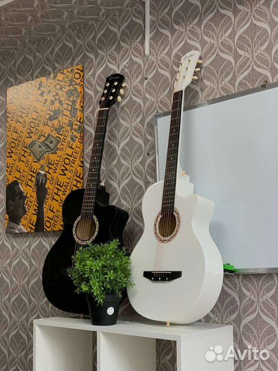 Гитара новая