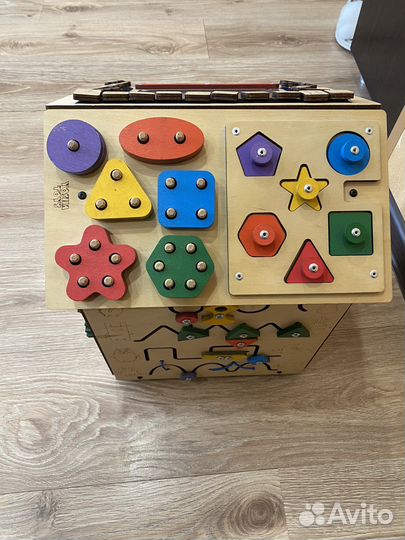 Бизиборд домик