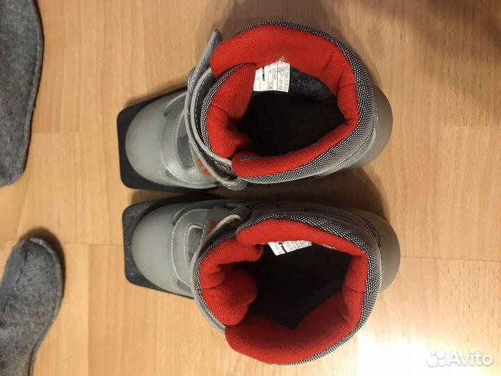 Лыжные ботинки