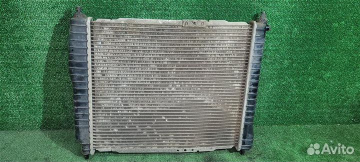 Радиатор охлаждения двигателя Chevrolet Aveo T200