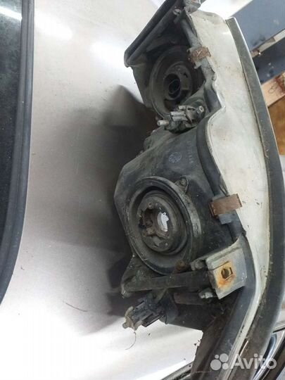 Фары на крайслер 300м 2000год