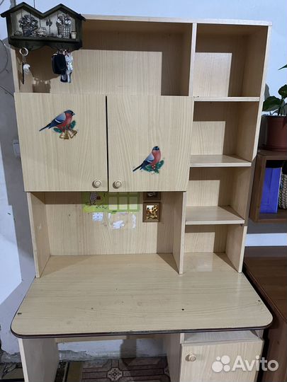 Письменный стол для школьника