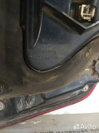 Фонарь задний левый Toyota Land Cruiser 200