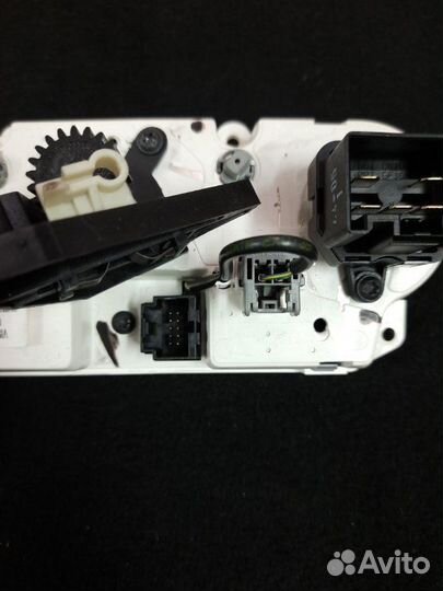 Блок управления отопителем кондиционером Ford