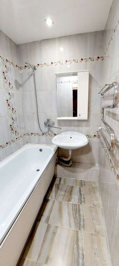 2-к. квартира, 54 м², 1/5 эт.