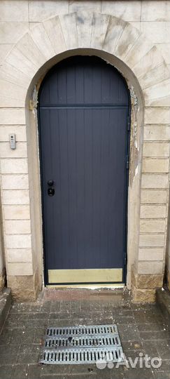 Арочная стальная дверь с терморазрывом