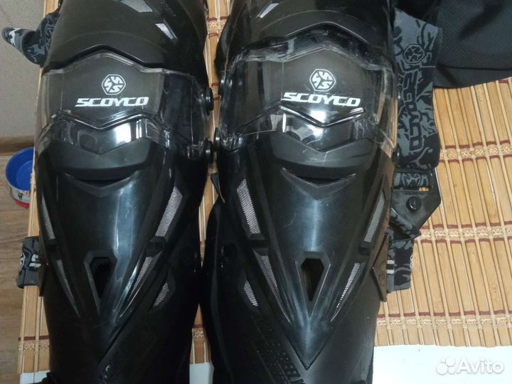 Наколенники scoyco k12