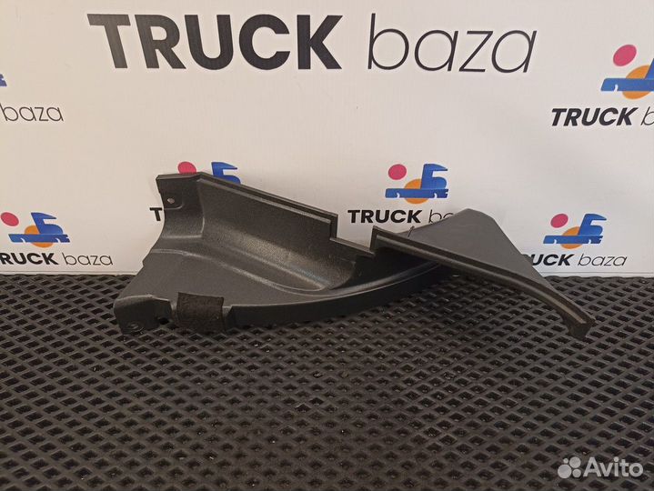 504092535 Накладка кузова внутри Iveco Stralis