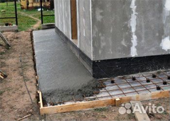 Заливка отмостки