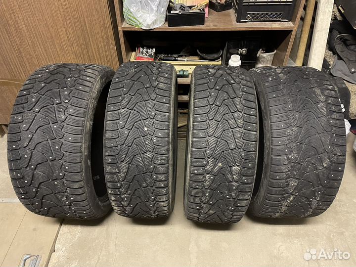Pirelli Ice Zero 245/40 R20