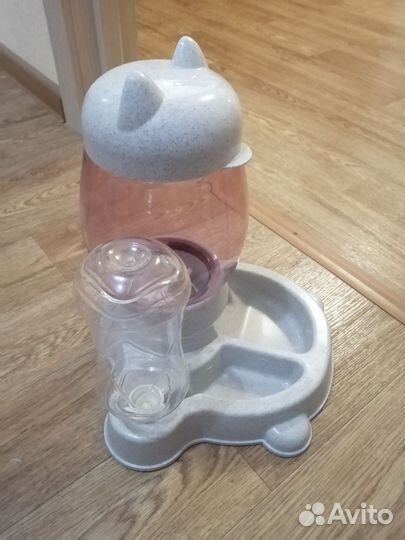 Кормушка-поилка для кошек