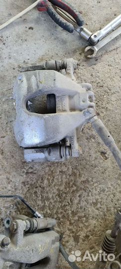 Суппорта передние peugeot 308 пежо 308