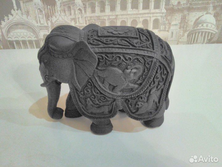 Слон. Смола. Индия