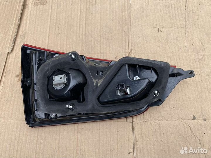 Ниссан кашкай J11 фонарь в крышку багажника