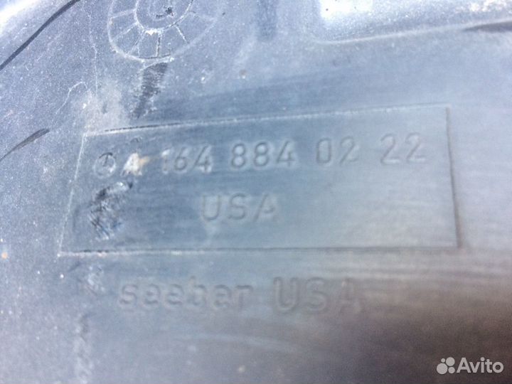 Подкрылок Мерседес ML W164 левый передний