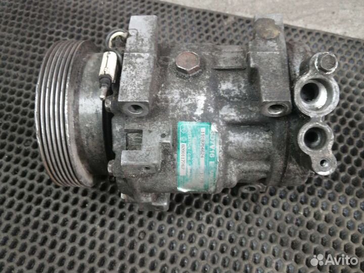 Компрессор кондиционера Renault Logan