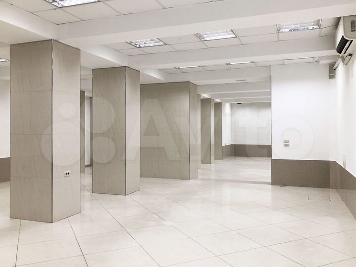 Торговое помещение 270 м²