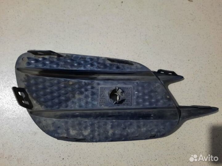Решетка в бампер передняя правая Mercedes Benz