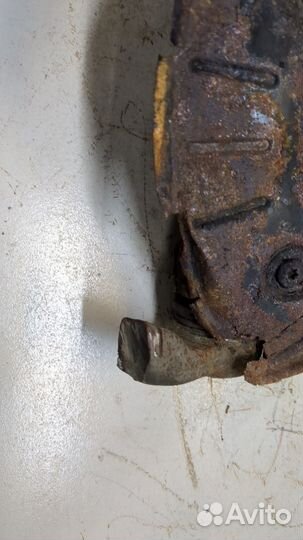 Ступица (кулак, цапфа) левая передняя Mercedes Vito W639