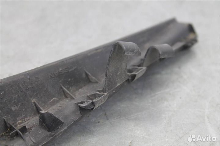 Водосток лобового стекла(под жабо) Nissan Sentra