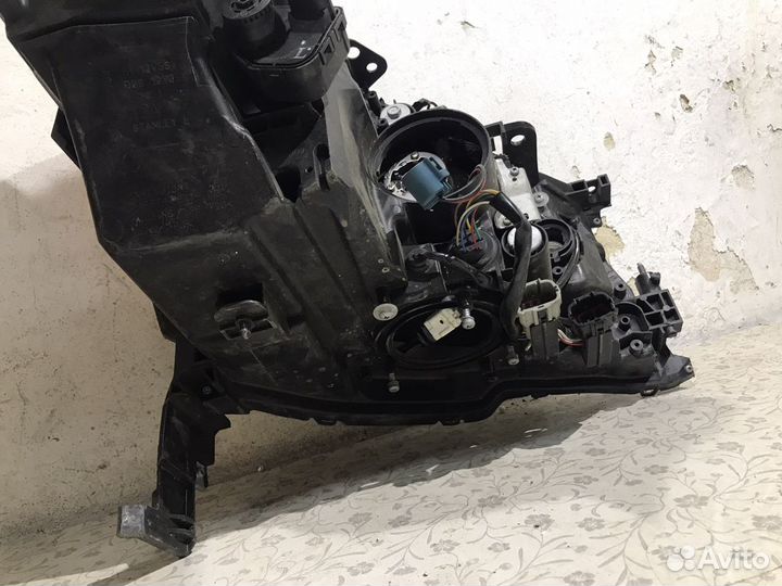 Фара левая ксенон Infiniti Y50