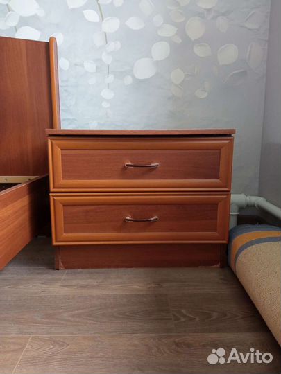 Спальный гарнитур