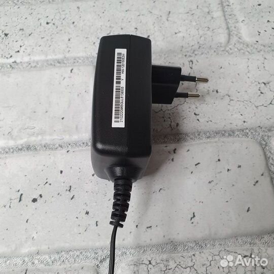 Блок питания (12V-1.5A-18W) штекер 5.5мм (huawei)