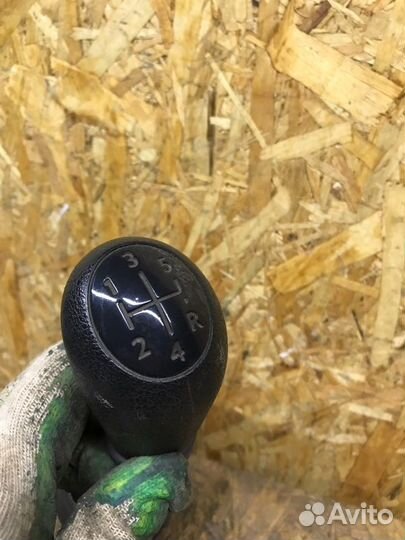 Кожух ручки кпп Renault Logan седан 1 2011