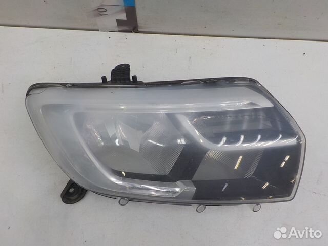 Фара правая Renault Sandero 2018