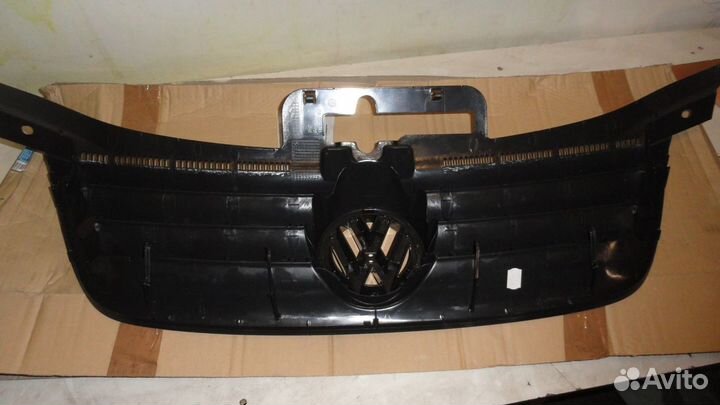 Решетка радиатора VW Touran/Caddy