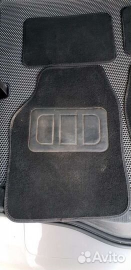 Автомобильные коврики универсальные