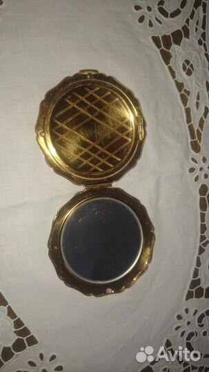 Винтажные пудреницы