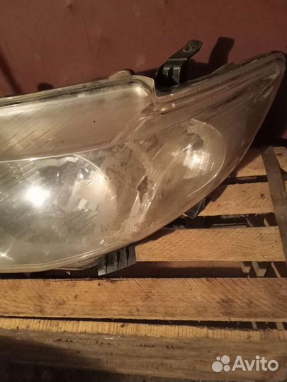 Фара toyota corolla 150