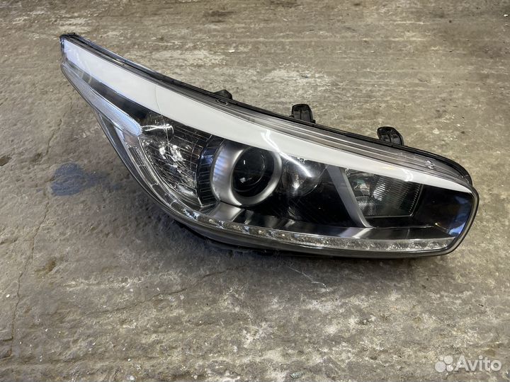 Фара правая Kia Ceed 2