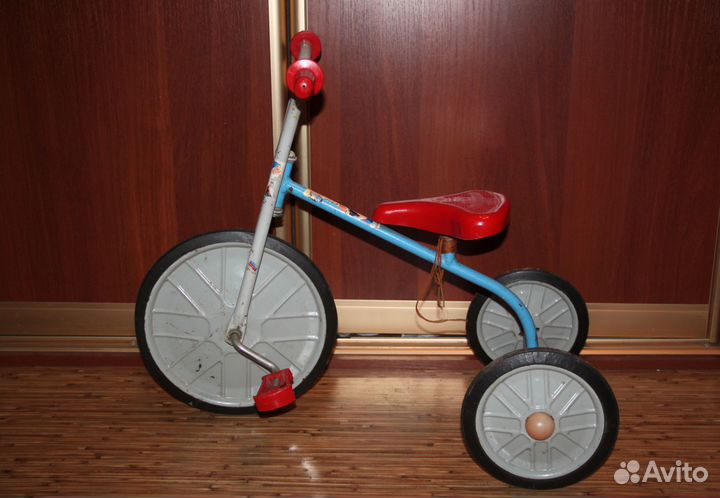 Велосипед детский педальный трехколесный Трицикл