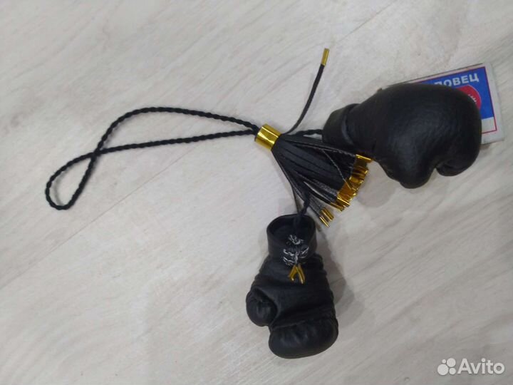 Брелок в виде боксерских перчаток