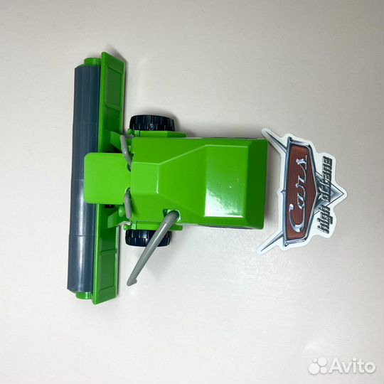 Зеленый комбайн Фрэнк из мульта Тачки