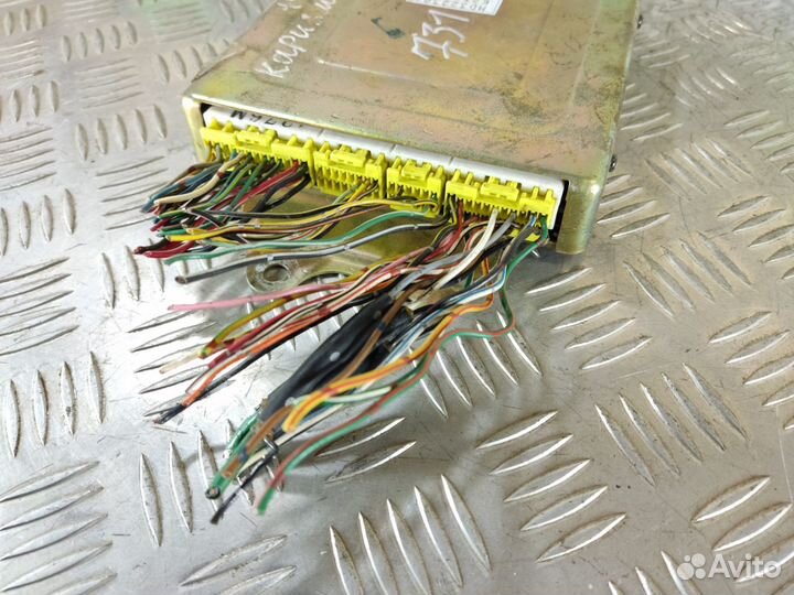 Блок управления двигателем Mitsubishi Carisma 2000