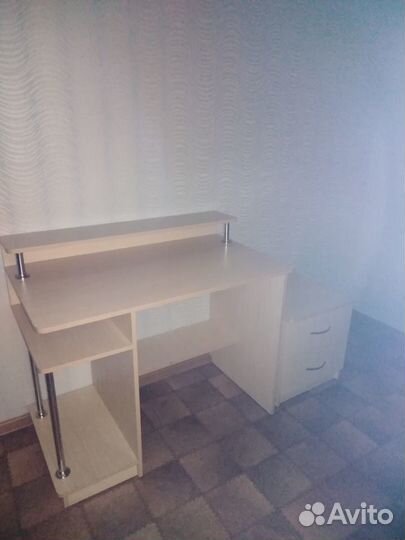 Стол компьютерный с тумбочкой