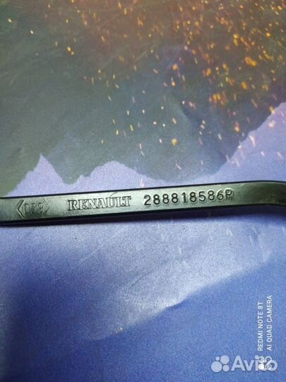 Поводок стеклоочистителя левый Renault Logan 2