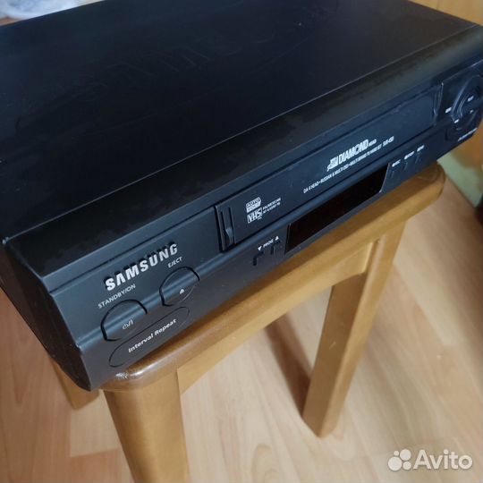 Видеомагнитофон Samsung