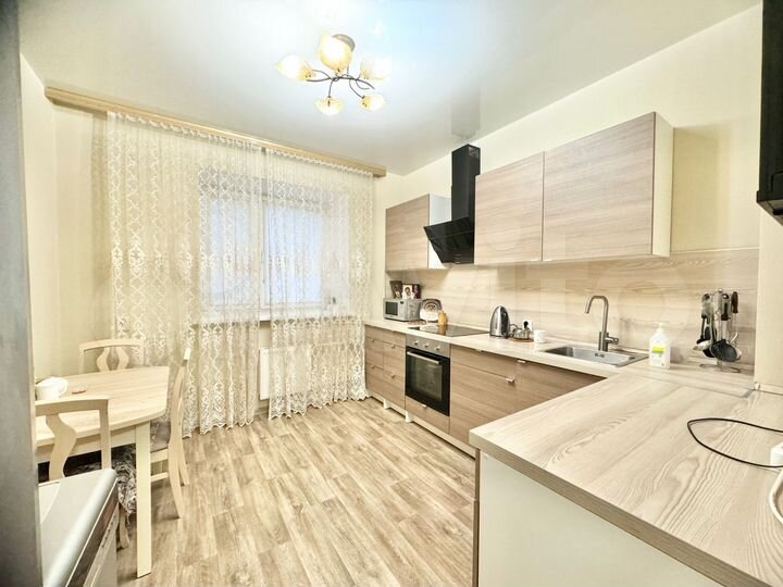 2-к. квартира, 62,5 м², 1/17 эт.