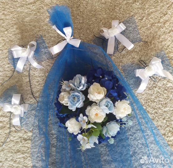 Свадебное украшение на машину