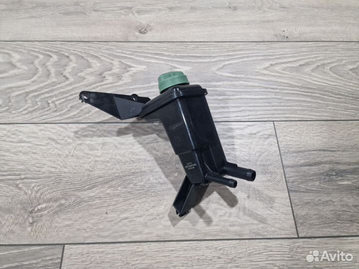 Бачок гур на Volkswagen Passat B5+, Skoda SuperB