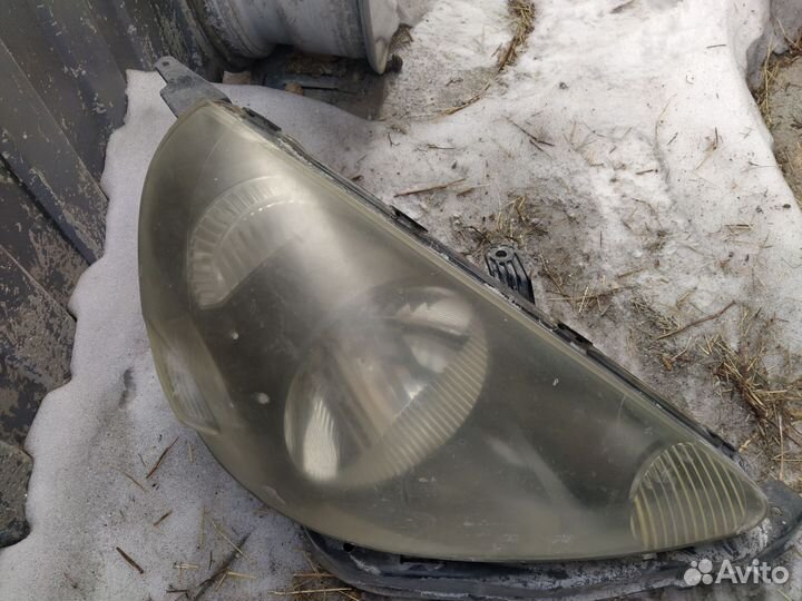 Фара Хонда фит