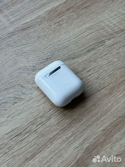 Наушники Apple AirPods (1го поколения)